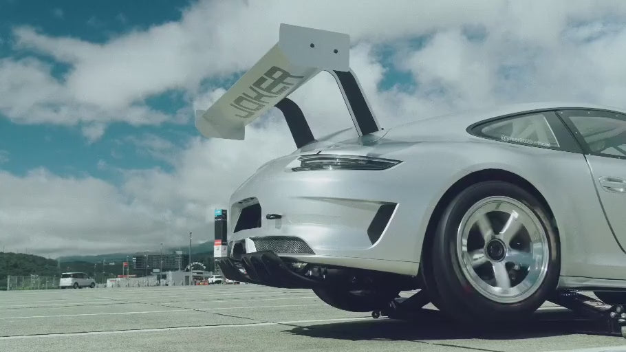 REVENANT: exterior and rotary details, pit lane and driving from the driver's point of view